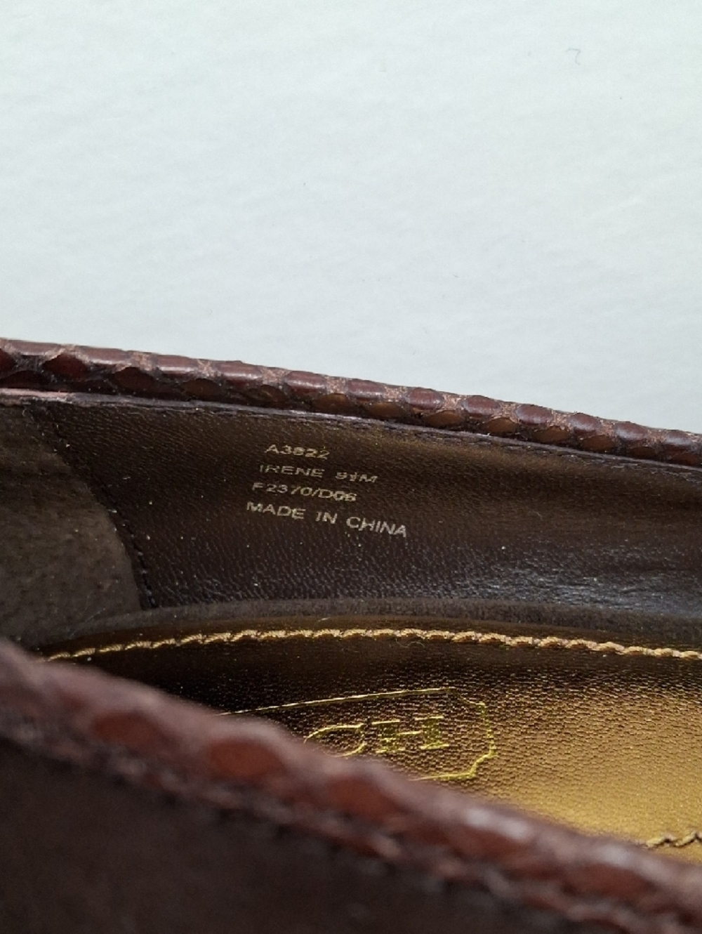 Vintage Coach Brown Suede Bow Pumps with Gold Insole - Picture 10 of 15